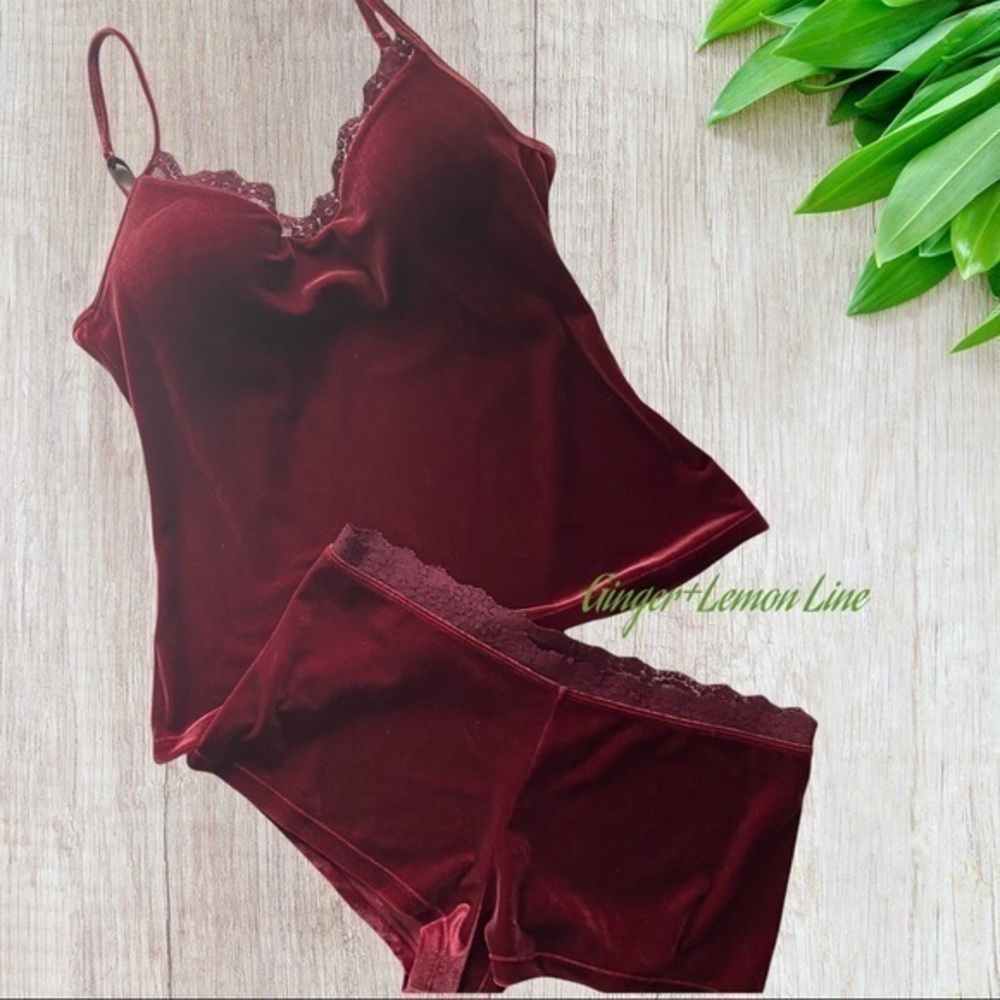 Gilligan O’Malley Burgundy Velvet Lace Camisole+Shorts V-Neck Pajama Set 34B